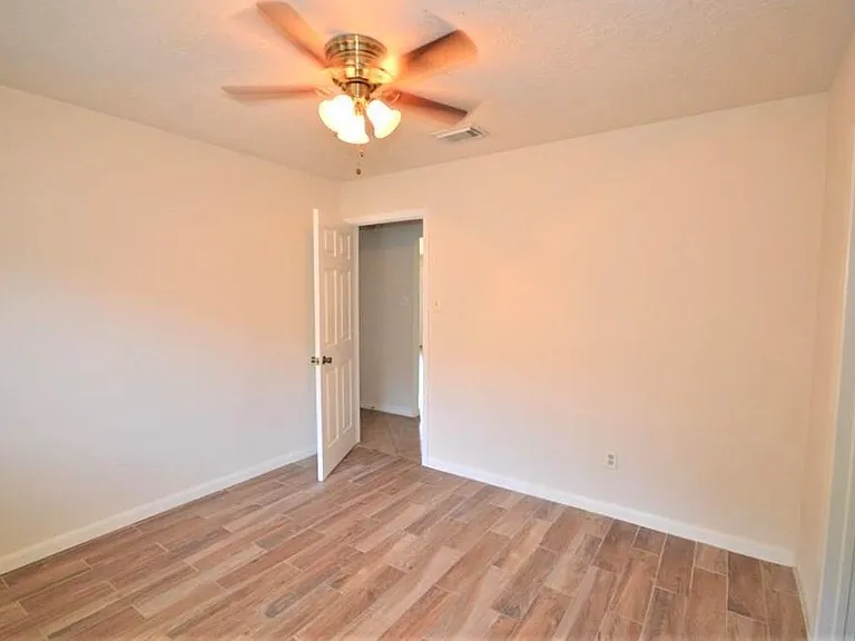 2314 Crooked Ln — Photo 9