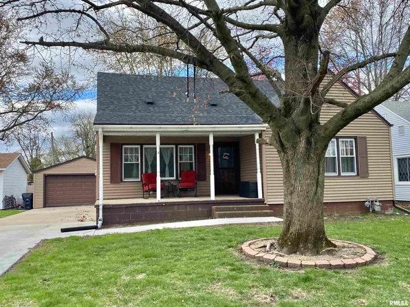 66 Van Dyke Dr, Canton, IL 61520