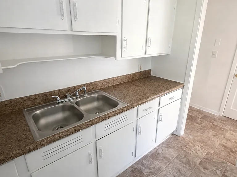4028 Saint Charles Pl — Photo 3