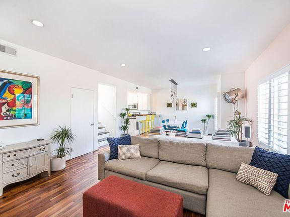 2nd image of 812 Vernon Ave #2