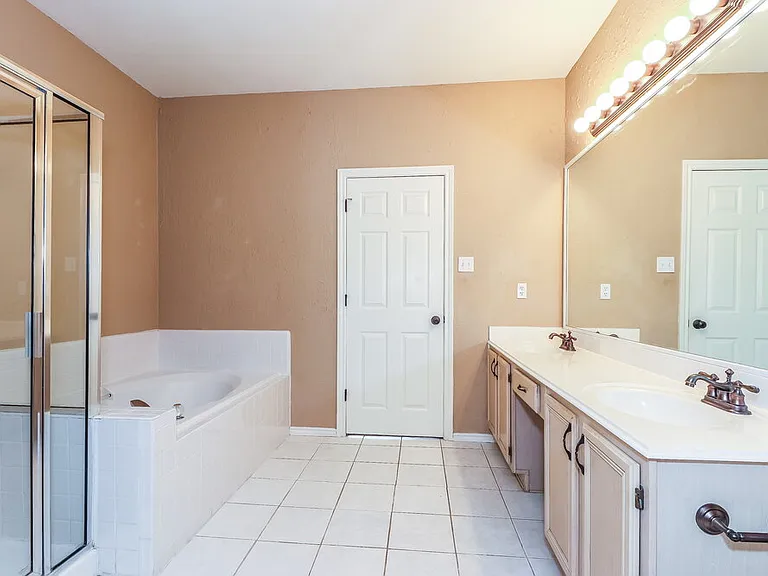 941 Azalia Dr — Photo 10