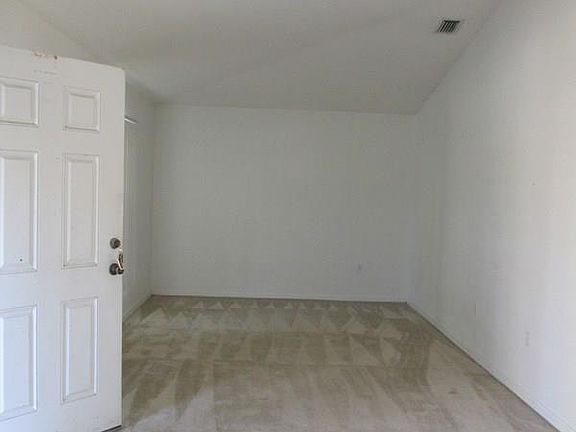 3rd image of 56 Point Of Woods Dr