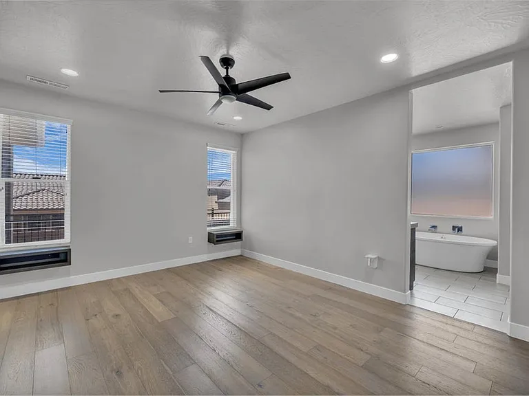 2792 S 3250 W — Photo 19