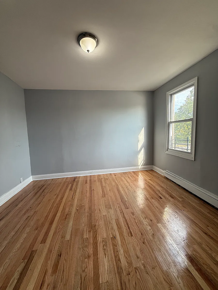 Building Photo - 138 Clinton Ave #2BB