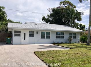 1177 N Alhambra Cir, Naples, FL 34103