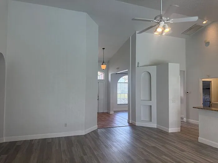 218 N Hampton Dr — Photo 15
