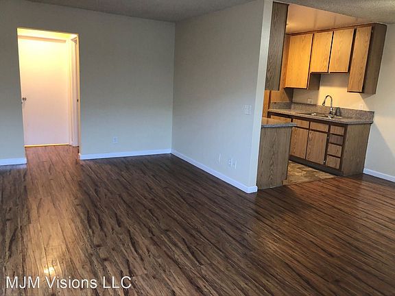 3rd image of 7635 Lankershim Blvd APT 13