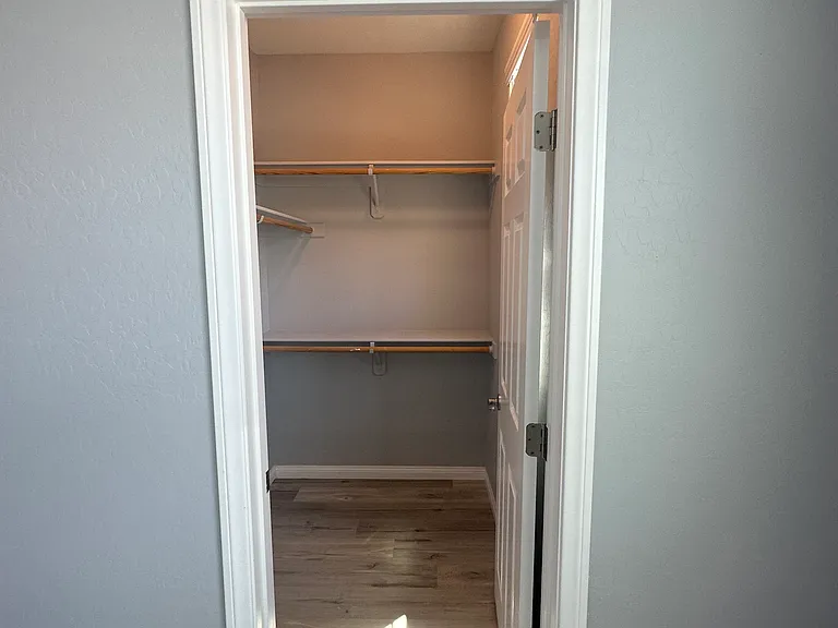 576 Glassford Ct — Photo 29