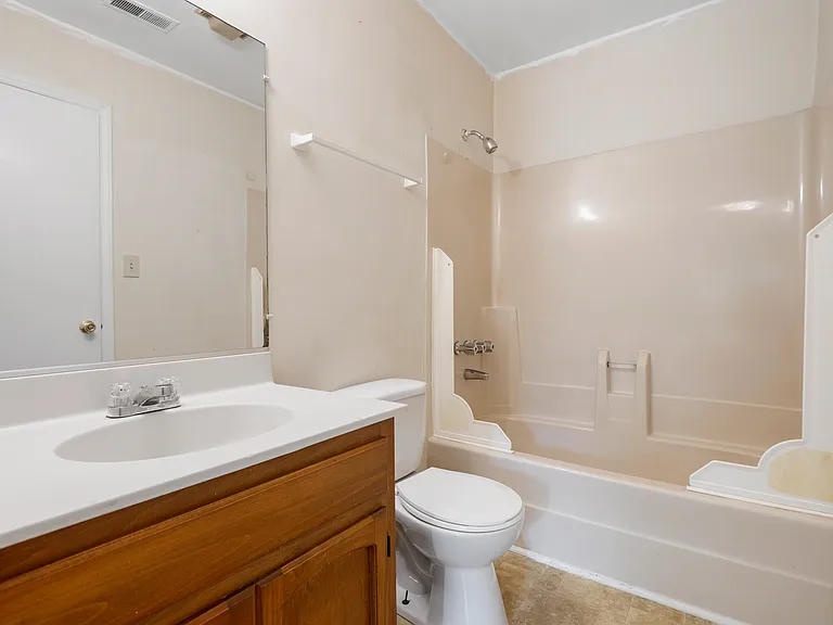 511 Poplar St #C — Photo 12