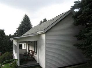655 Dianthus St, Irwin, PA 15642
