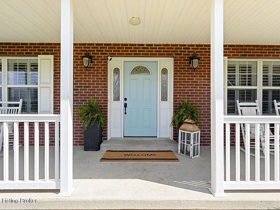 4th image of 145 Stony Point Ct
