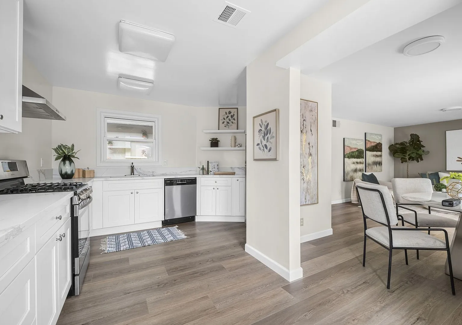 Showing Times: to schedule a viewing, please contact us — Photo 2