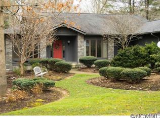 118 Sweetwater Hills Dr, Hendersonville, NC 28791