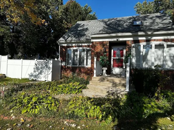 200 Drexler St, Liverpool, NY 13088