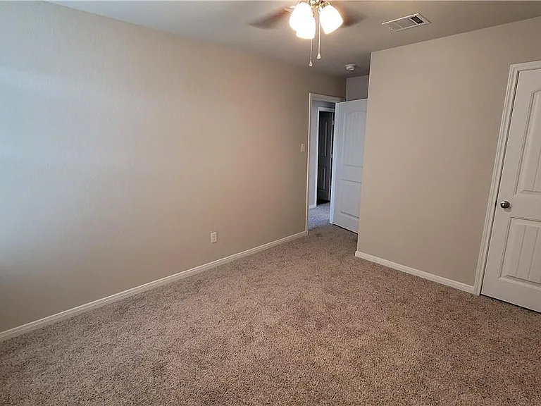 6406 Kildare Dr — Photo 17