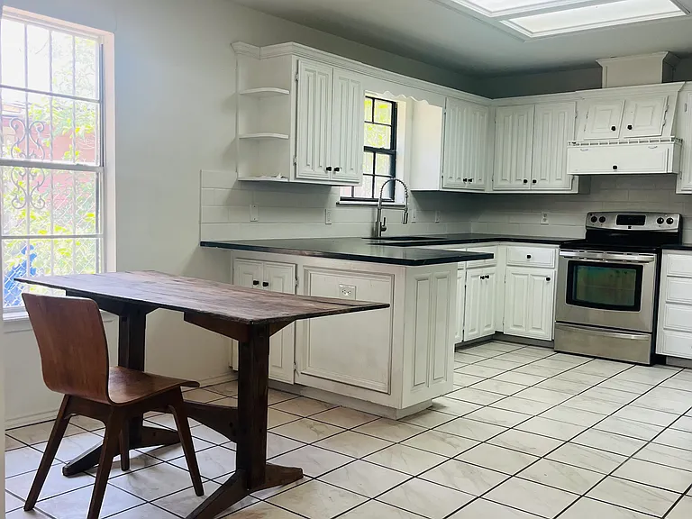405 S Tio Ave — Photo 17