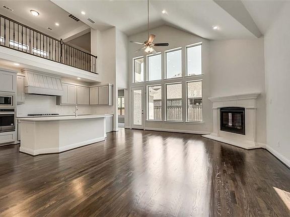 3rd image of 8225 Lindsay Gdns