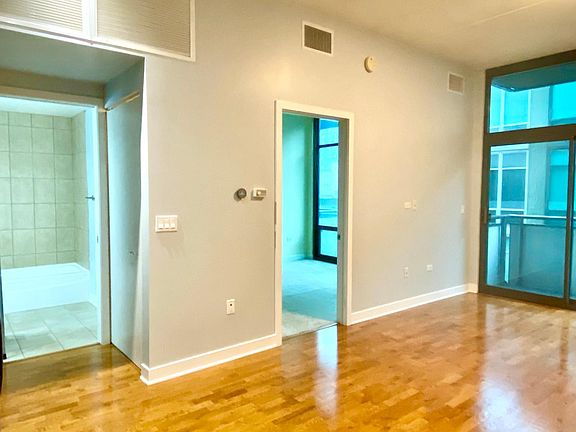5th image of 650 W Wayman St Unit 606C