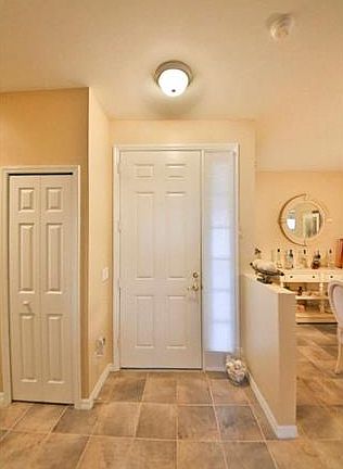3rd image of 10688 Avila Cir