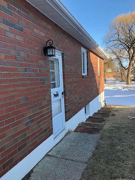 5th image of 47A REYNOLDS Street