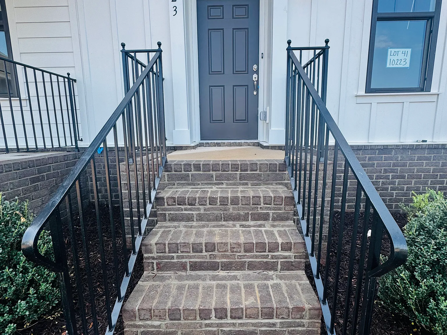 3 bed, 2.5 bath, 2132 sqft, $2,500 — Photo 1