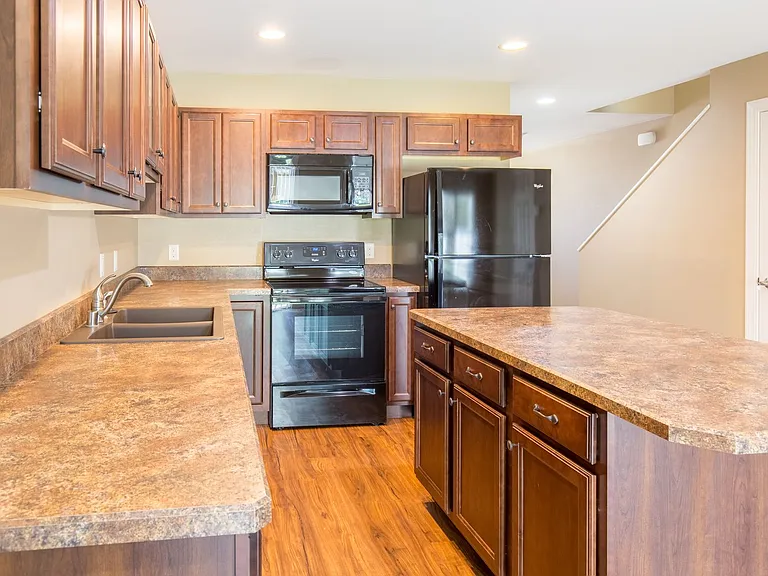 3350 Crater Lake Ave #A — Photo 44