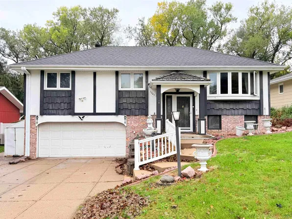 3245 Viking Dr, Sioux City, IA 51104