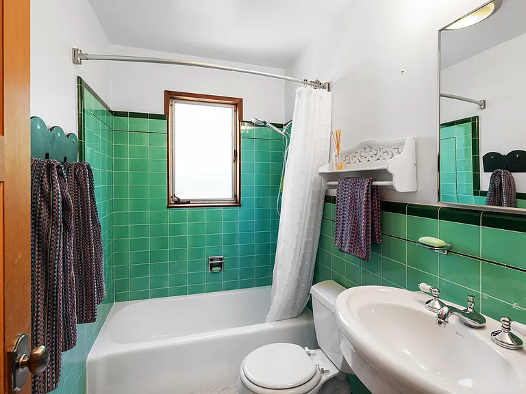 2035 El Prado St — Photo 21