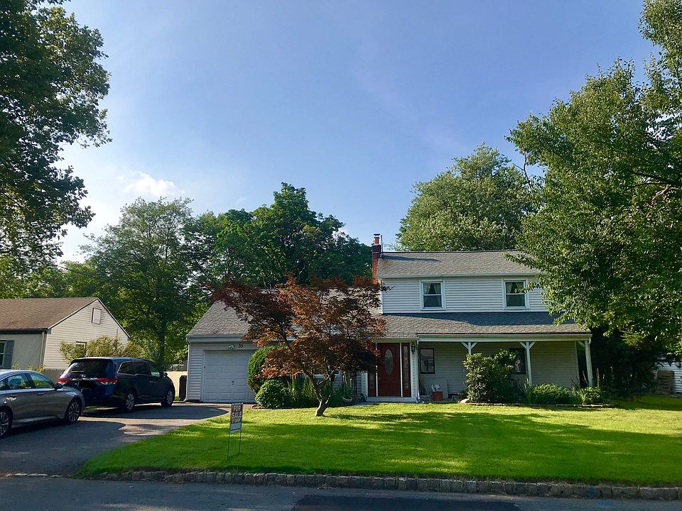 1st image of 33 Fellswood Dr