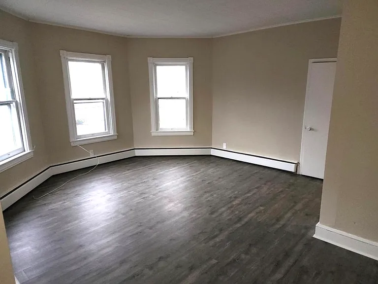 37 W Cedar Ave #B — Photo 3