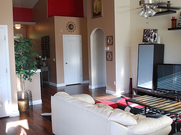 5th image of 5509 N Windsor Way