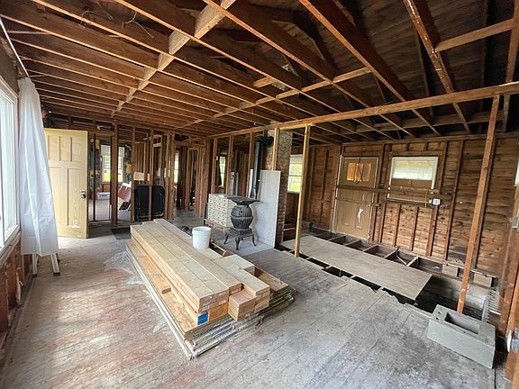 5th image of 35370 Washington St