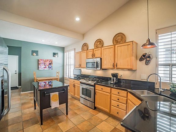 4th image of 38894 S Carefree Dr