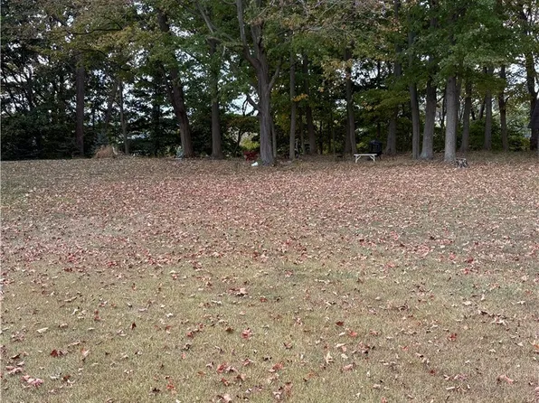 953 Shady Glen Rd, New Cumberland, WV 26047