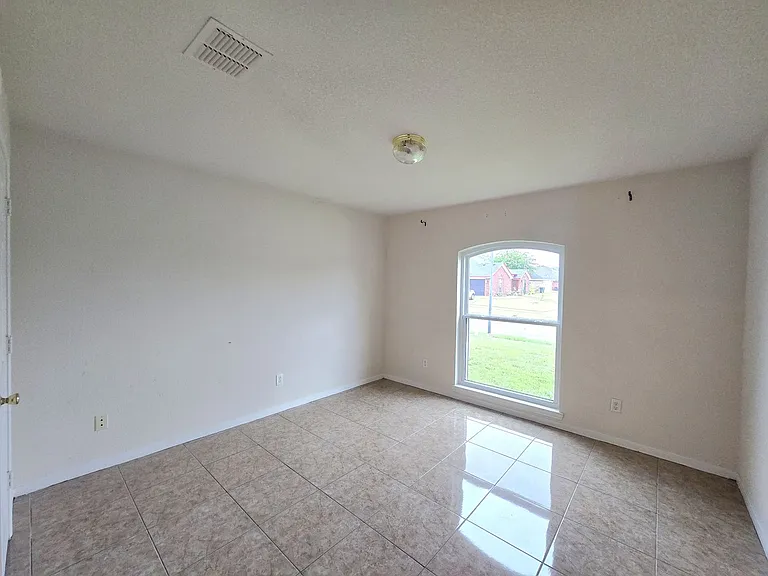 5705 Mandalay — Photo 26