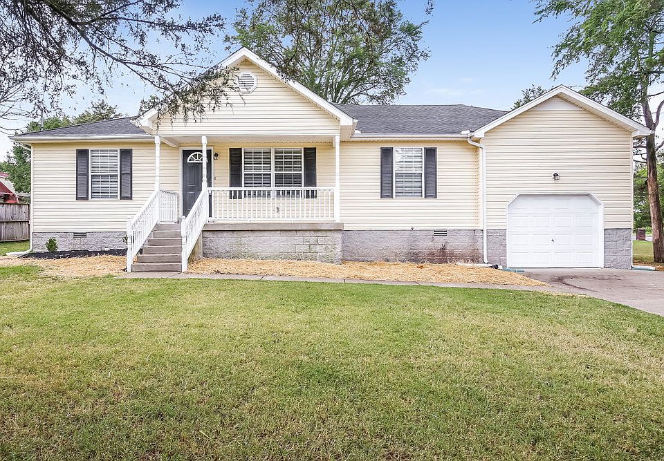 1st image of 300 Southlake Dr
