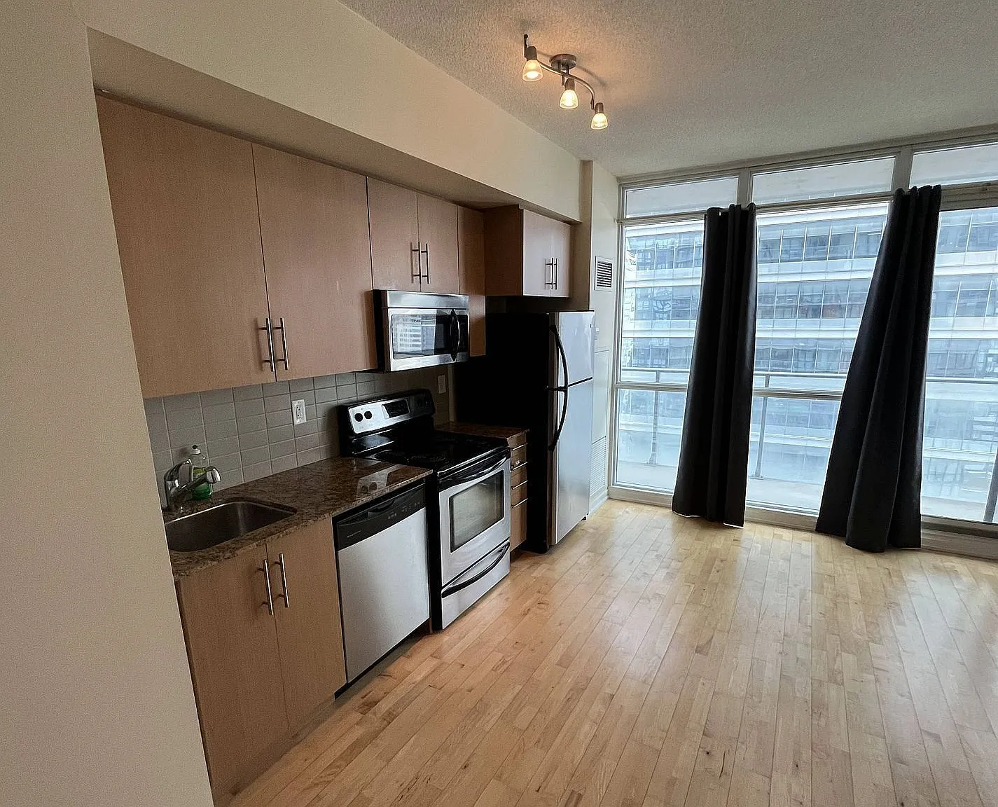1 bed, $2,200 — Photo 3