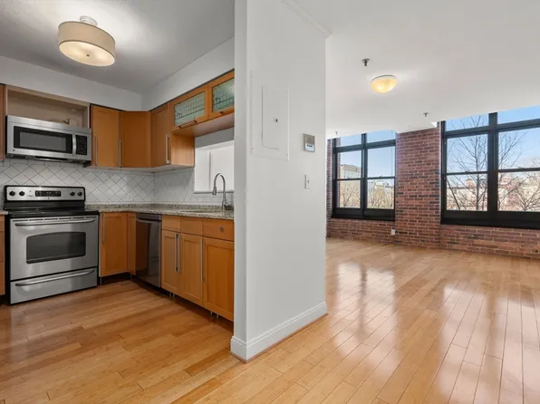 150 Orleans St Unit 203, East Boston, MA 02128