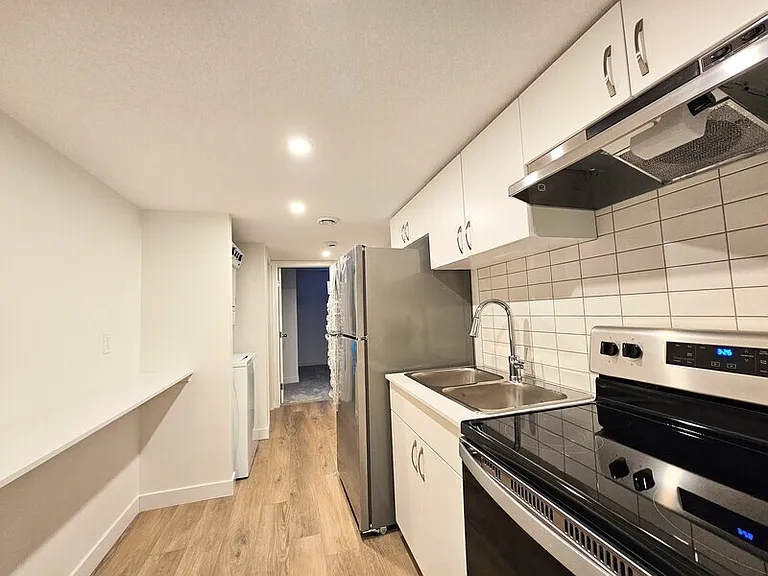 6355 King Wynd SW #LOWER — Photo 1