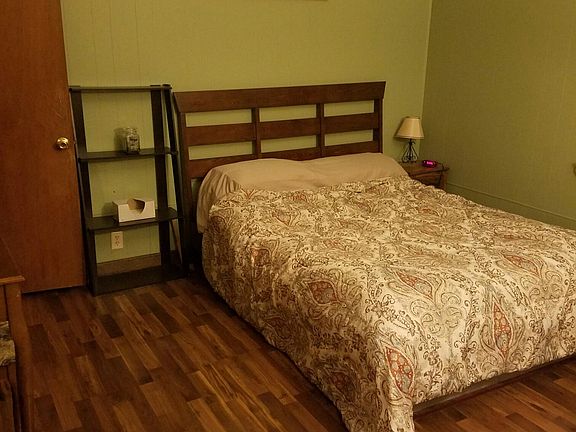 3rd image of 302 E Schofield Ave