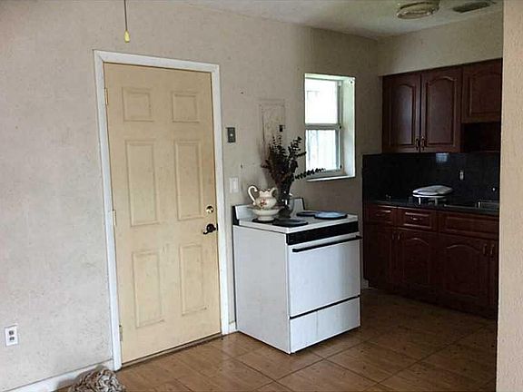 3rd image of 3271 NW 171st Ter