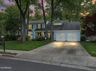 16 Snyder Dr, Middletown, NJ 07748