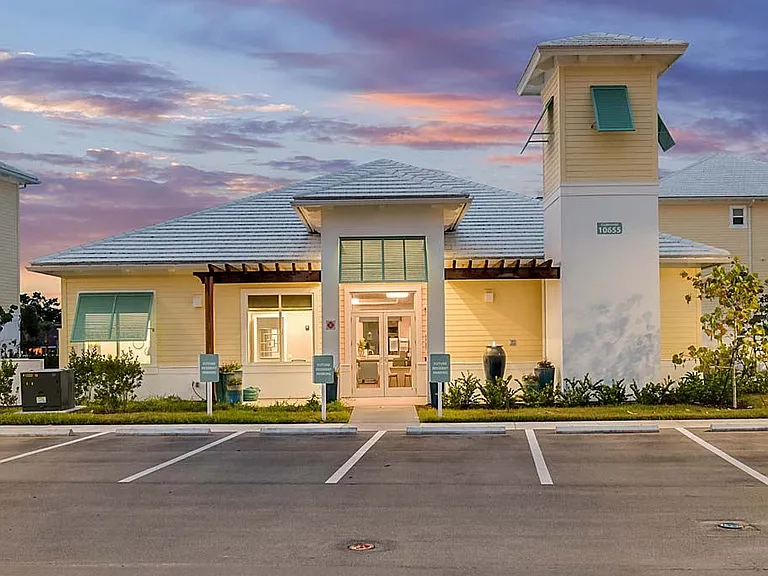 Waterline Bonita Springs — Photo 9