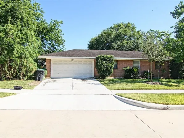 4048 Newshire Dr, Houston, TX 77025