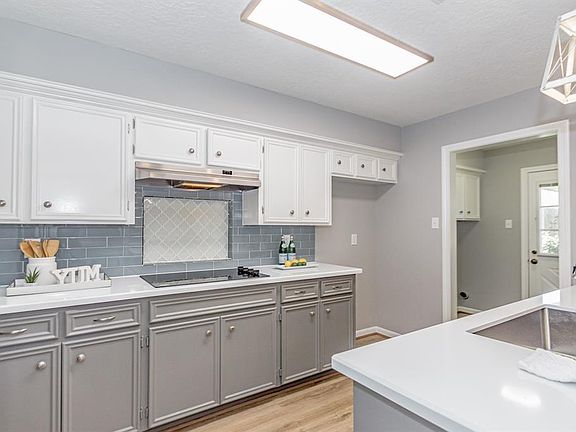 5th image of 205-B Skyview Terrace #702