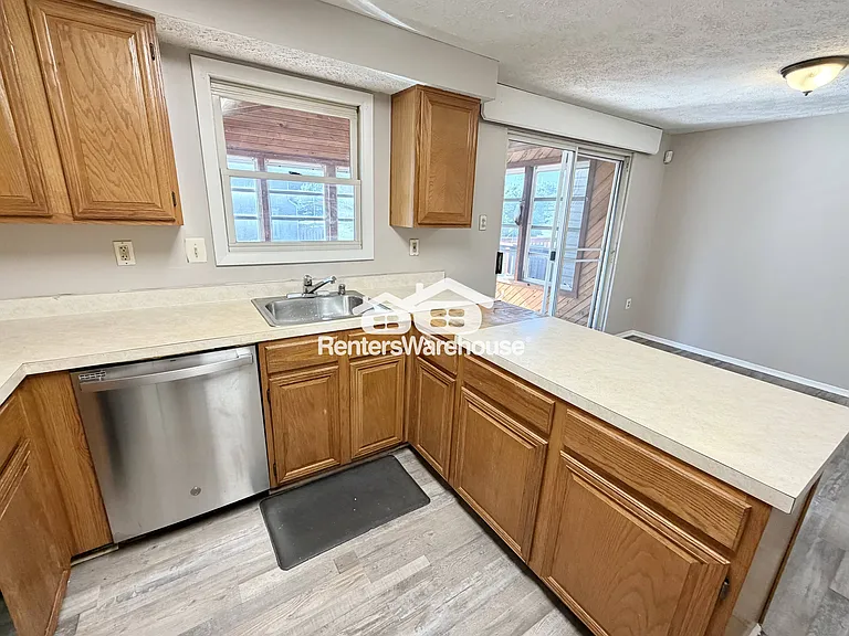 44 Running Brook Dr — Photo 9