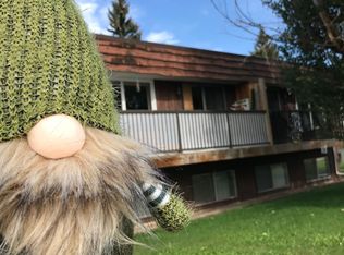 28 Ottawa St #B, Red Deer, AB T4P1T2