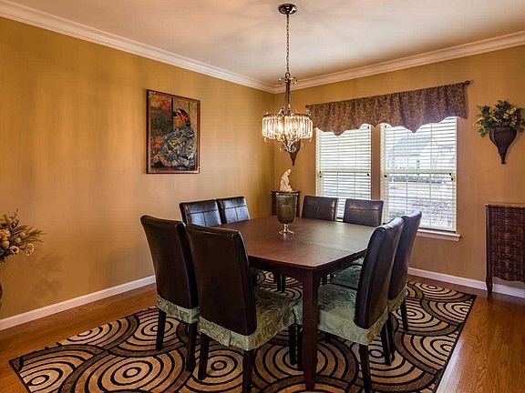4th image of 35 Country Woods Dr