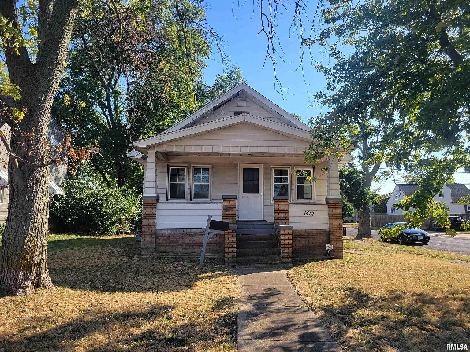 1412 W Forrest Hill Ave photo 1