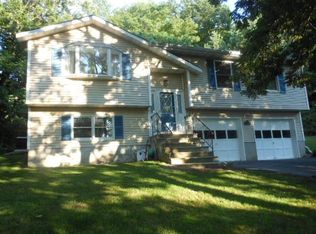 2 Nimbus Dr, Vernon, NJ 07462